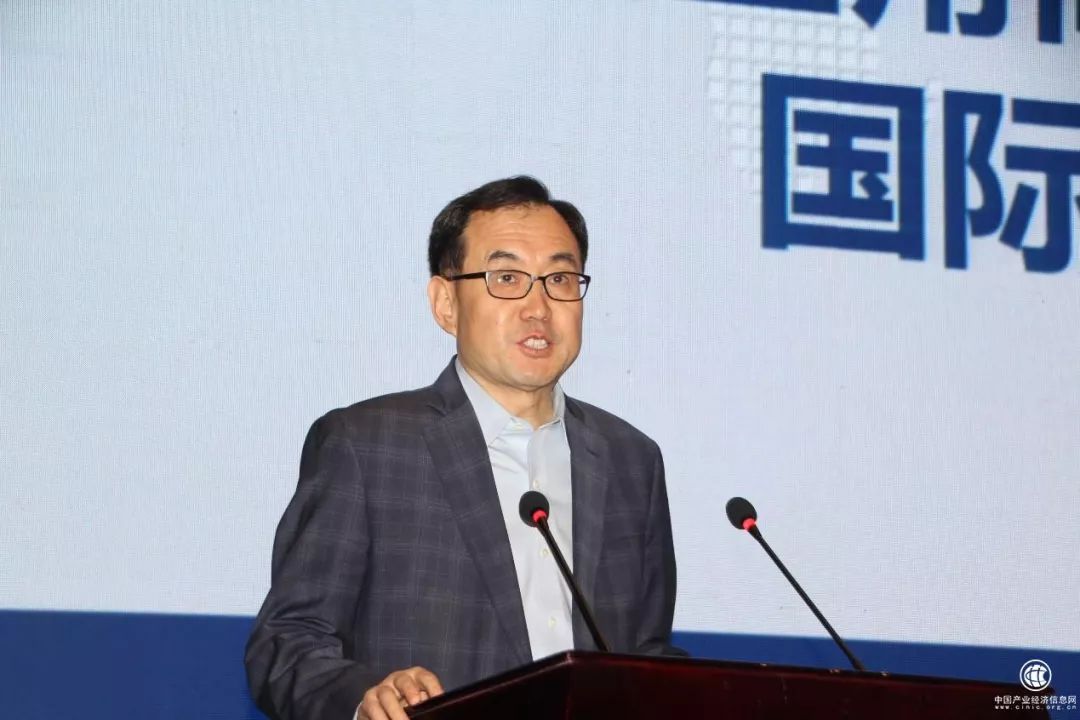 盐阜大众报：首届长三角暨淮海经济区报业传媒峰会在徐州举行