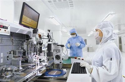 电子信息制造业加快数实融合