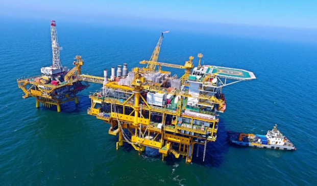 渤海油田油气日产首破10万吨油当量